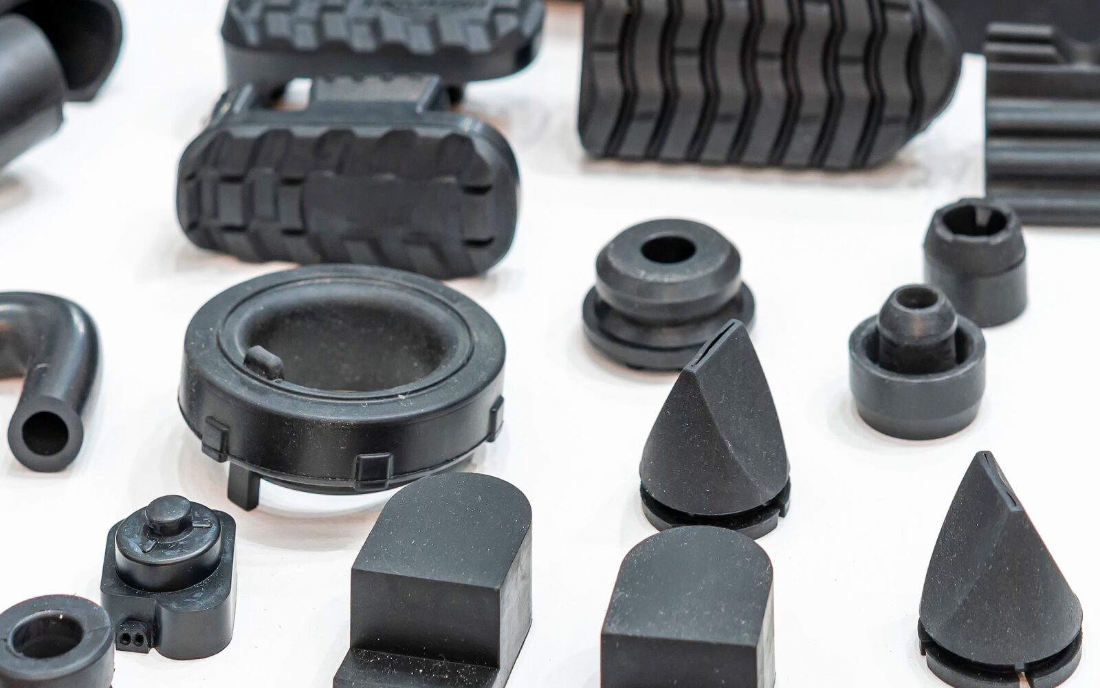 Custom Plastic Molding & Extrusions: Engineered Solutions from Hanna Rubber